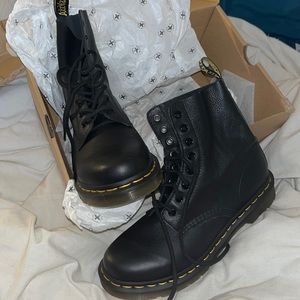 Size 9 in woman, Dr martens boots
